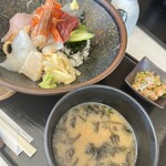 座々丸 - 特盛海鮮丼！（2400円）