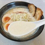 麺の輪 - スープ