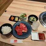 Kokusangyuu Yakiniku Kuidon - ランチ:国産特産牛カルビと国産牛ロースセット