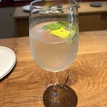Kajiya To Ryouri - レモンとミントの炭酸水