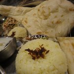 ジャイヒンド - ランチのナン＆ライスです
