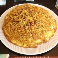 梅蘭 御茶ノ水ワテラス店 - 名物の梅蘭焼きそばの辛口を。