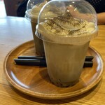 亀屋十吉 - ドリンク写真:ほうじ茶フロート✖️2 タピオカドリンクみたいな入れ物