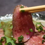 酒処 酔為 - 牛たたきハーフリフトアップ