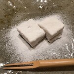 帝国ホテル 寅黒 - ココナッツわらび餅