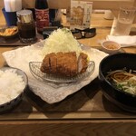 ポンチ軒 - 特ロース定食(うどん付)