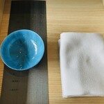 レヴォ - テーブルの引き出しの中