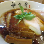 Tsukesoba Jinguuji - 醤油らぁ麺味玉入りアップ