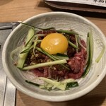 平和園 - ユッケ＠840円