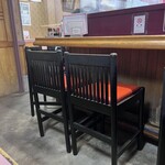 天華 - カウンター席の一部分