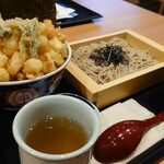 Tendon Hamada - 塩バラ天丼(海老、いか、小柱、ししとう、大葉)と小そば(冷)