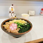 Okaseimen Sho - 幸せうどん 500円
                        こちらはぶっかけではなく、かけうどんスタイル