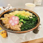 岡製麺所 - そして、とても盛りだくさん♬
            肉、お揚げさん、わかめ(少しずつの幸せ)