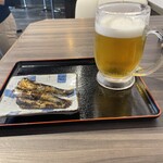 葵 - 先ずは生ビール（４１０円）鰯の甘露煮（１００円）