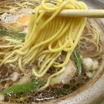 橋本食堂 - 最初は硬めだけど、徐々にちょうどいい塩梅に。