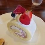 ガトー・ド・ボワ ラボラトワール - 生地ふわふわ～♪甘すぎないクリームとの相性抜群です☆