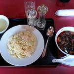 孔子餐店 - 四川麻婆豆腐＆海鮮炒飯です（２０１３年１０月）。