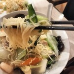 香港楼 - エビ湯麺　きくらげが沢山入っていました。