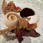 ベージュ アラン・デュカス 東京 - イチジクのデザート