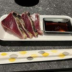 魚屋 Fish.K - ゴメンね〜、まだ何にも出来てないねん〜と　気遣って出してくれた　カツオの藁焼き！　