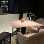 ベージュ アラン・デュカス 東京 - 