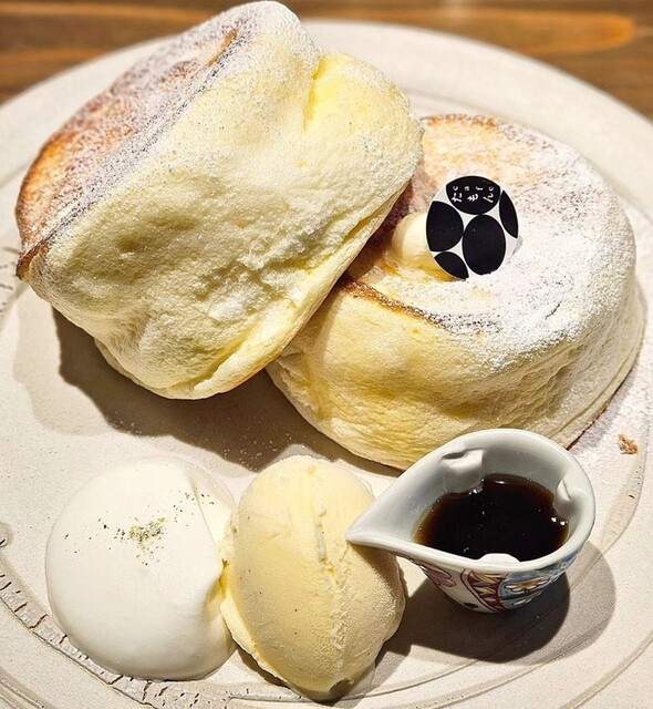 『ふわふわ地産地消の米粉のパンケーキ』by みすたー黒猫 : cafe たもん （【旧店名】cafe 多聞） - 北鉄金沢/カフェ [食べログ]