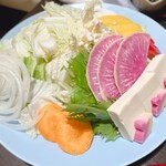 Sukiyaki Shabushabu Sumire - お野菜盛り(3人前) 
                      紅芯大根ともち麸のピンクが鮮やか!!
