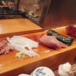 春寿司 - つまみ色々。ねぎとろ、イカ、中トロ、海苔はネギトロ用