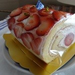 Patisserie T's cafe 玉屋 - いちごのロールケーキ