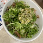 松屋 - 沢山のネギねぎY(´▽ `)Y さっぱりして美味しかった٩( ᐖ )۶