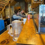 木鶏 - カウンター席をパシャ
土曜日の11時過ぎ