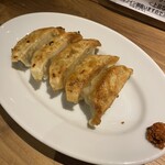 餃子とスパークリング バブルス - 