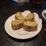 ワンアンドオンリー - ガーリックトースト