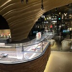 Shokoratori Rojira - 店内は宝石店のようなラグジュアリーな空間が広がります。