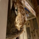 BARU 竹末 - 自家製の猪生ハム(仕込み中)