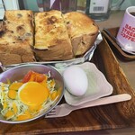 バック ストリート コーヒー - レーズバタートーストのホットドリンク(780円)