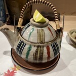 うを徳 - 萩産甘鯛入り松茸の土瓶蒸し