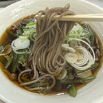 常盤軒 - 濃いめの色合いなお蕎麦