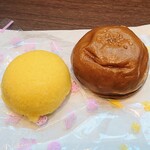 小池菓子舗  - 粟餅(左)、くり餅(右)