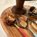 anchoa - ガルシア風茹で蛸、オリーブオイル、パプリカ。