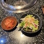 Amiyaki tei - セット キムチ サラダ
