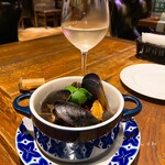 オールド マンハッタン - ムール貝の白ワイン蒸し