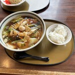 三宝亭 - 五目うま煮麺+ライス(サービス)