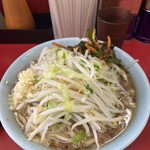 ラーメン二郎 中山駅前店 - 小ラーメン（豚２枚）+にら辛+ニンニク