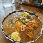 223283368 - あいがけ(¥1,200)
                                  スパイスチキンカレー
                                  レンズ豆と野菜のベジカレー
                                  味玉(¥100)