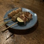 串焼き&ワイン ウナチッタ - ぽんじり、せせりバジル、ねぎま