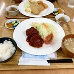 食事処 かとう - 煮込ハンバーグ定食1350円