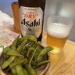 Kushiyaki. Bisutoro Gaburi - お通しと瓶ビール