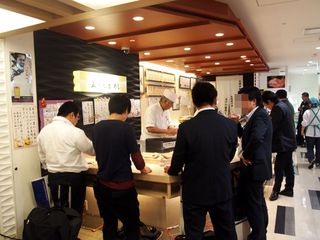 Sapporo Shifuzu - 千歳空港のお土産売り場にある立ち食い寿司