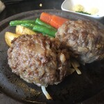 レストラン・オークラ - 黒毛和牛100%チョップドハンバーグステーキ¥1,900